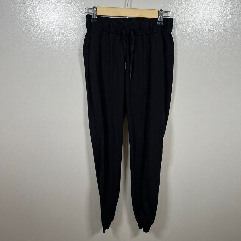 Lululemon On the Fly Jogger Pants Size 2 Black Luxtreme Athletic Active Travel